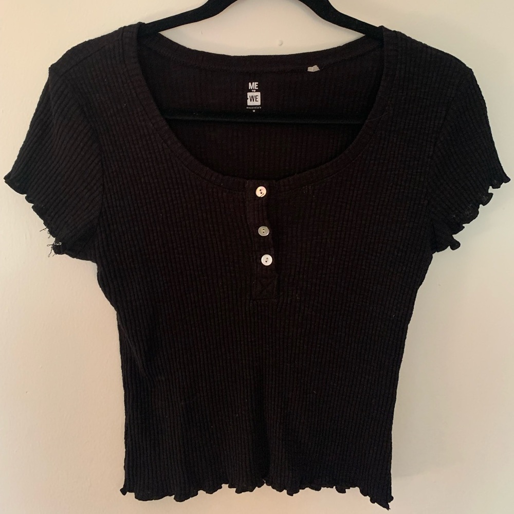 Me to We Black Short Sleeve Crop Top, Size Medium